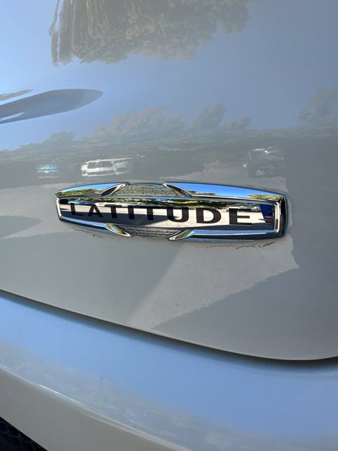 Used 2025 Jeep Compass Latitude w/ Sun & Sound Group AWD/4WD image 5