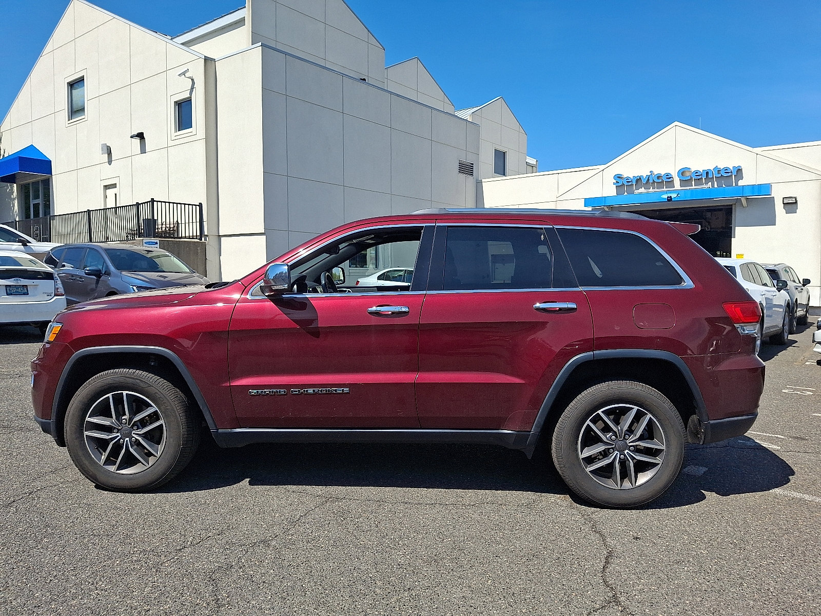 Used 2019 Jeep Grand Cherokee Limited AWD/4WD image 10