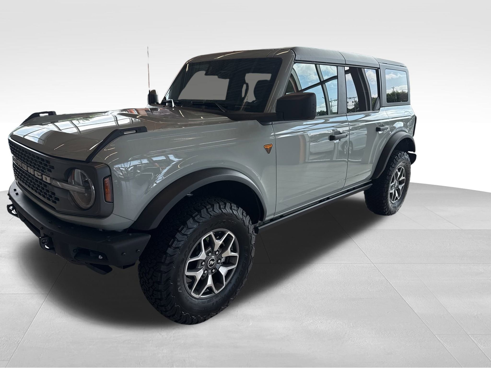 Used 2024 Ford Bronco Badlands image 6