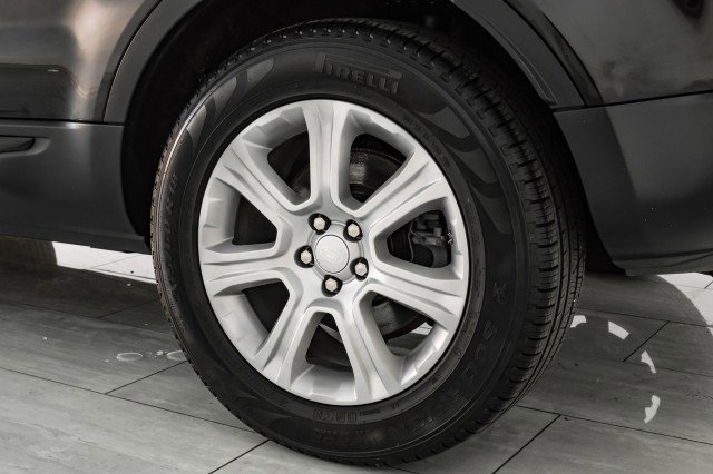 Used 2017 Land Rover Range Rover Evoque SE Premium image 56