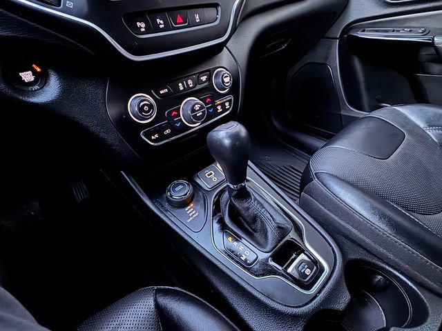 Used 2023 Jeep Cherokee Altitude Lux w/ Mopar Interior Package image 14