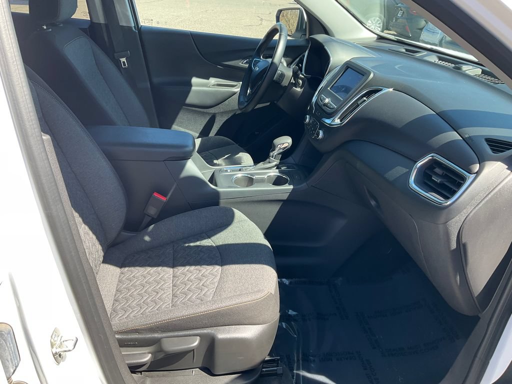 Used 2024 Chevrolet Equinox LT AWD/4WD image 17