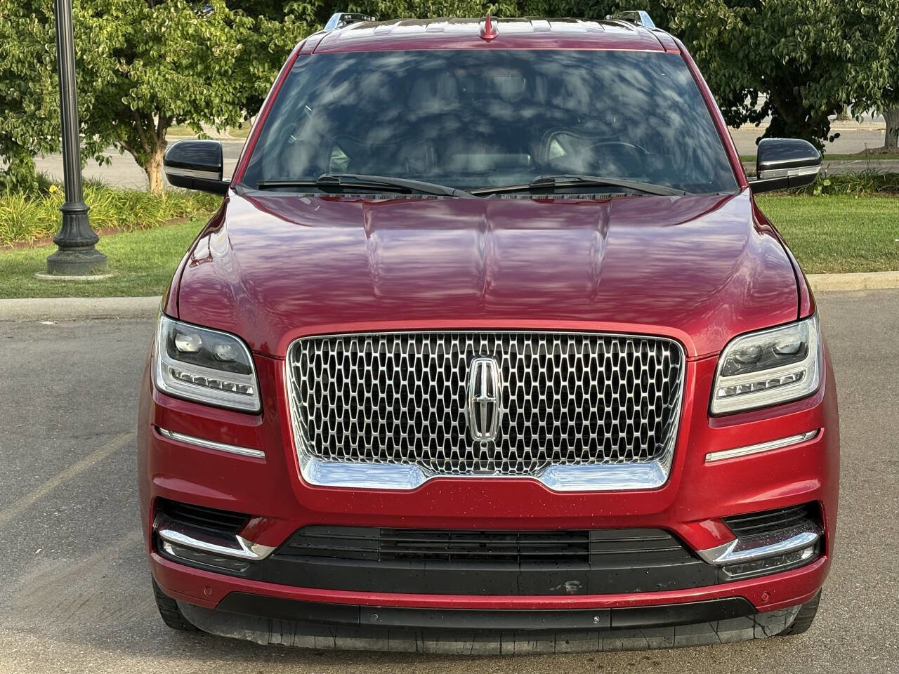 Used 2018 Lincoln Navigator Premiere image 4