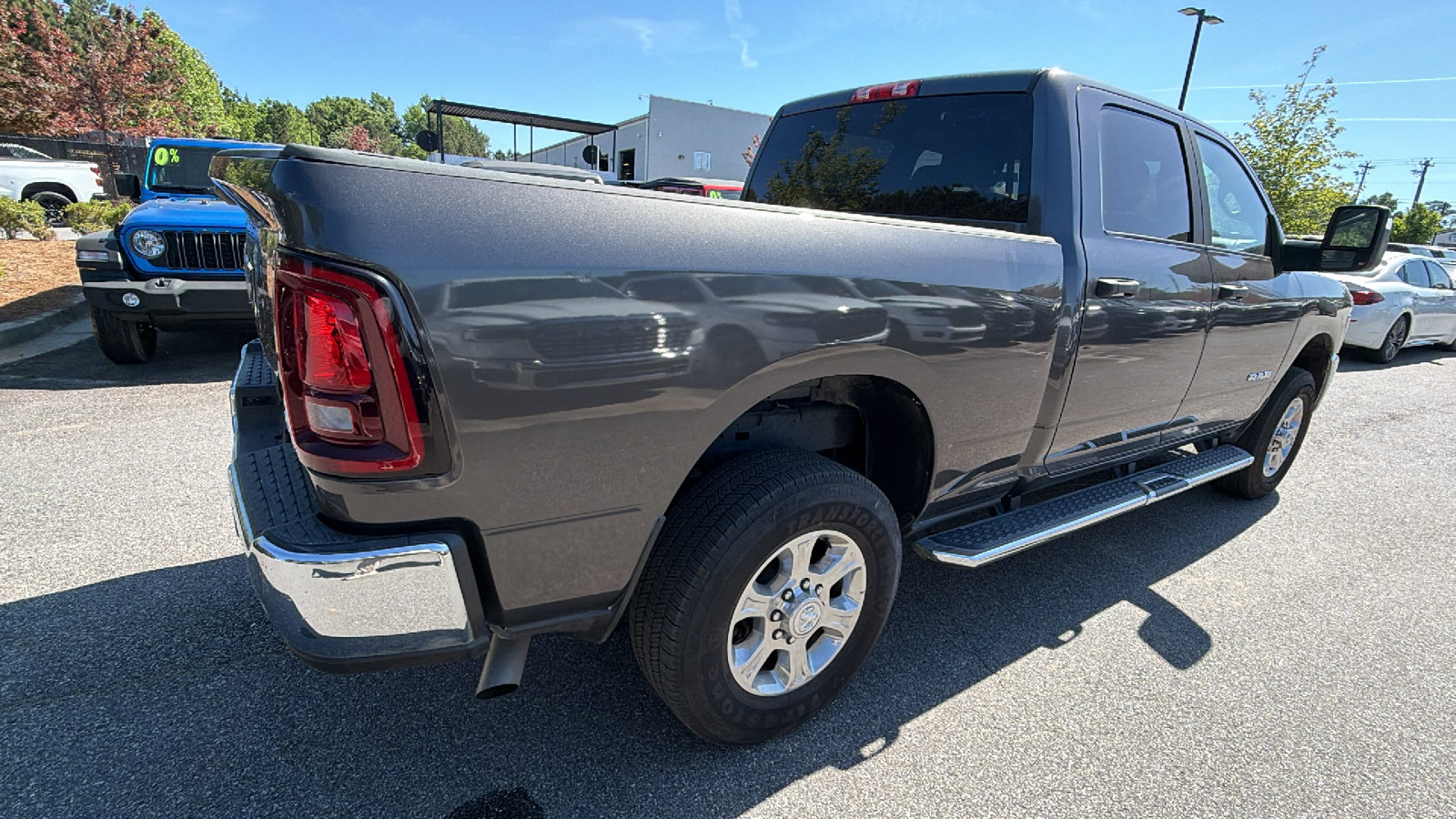 Certified 2025 RAM 2500 Big Horn AWD/4WD image 8