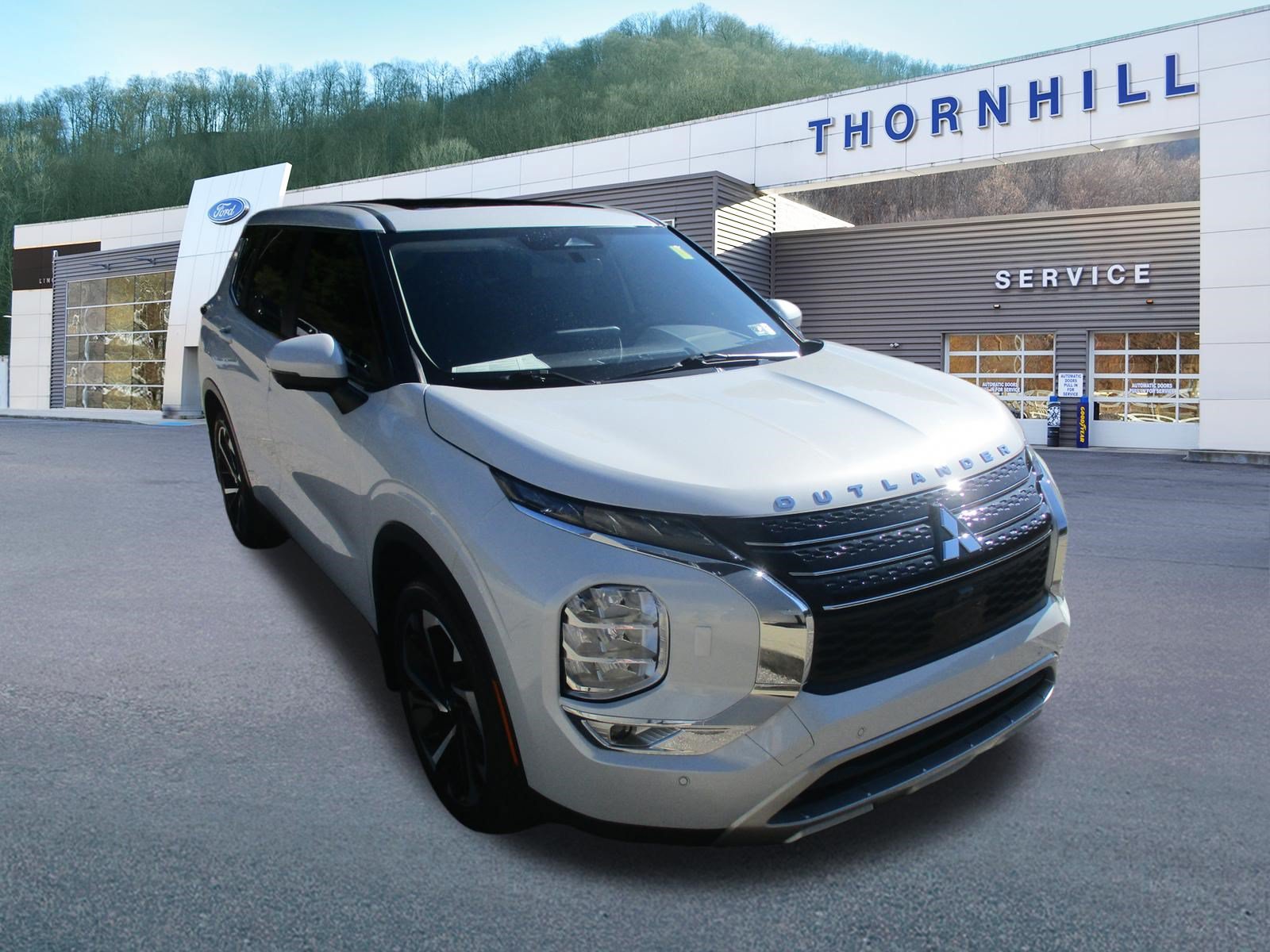 Used 2023 Mitsubishi Outlander SE AWD/4WD image 1