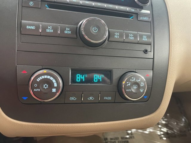 Used 2011 Buick Lucerne CXL w/ Driver Confidence Package image 27