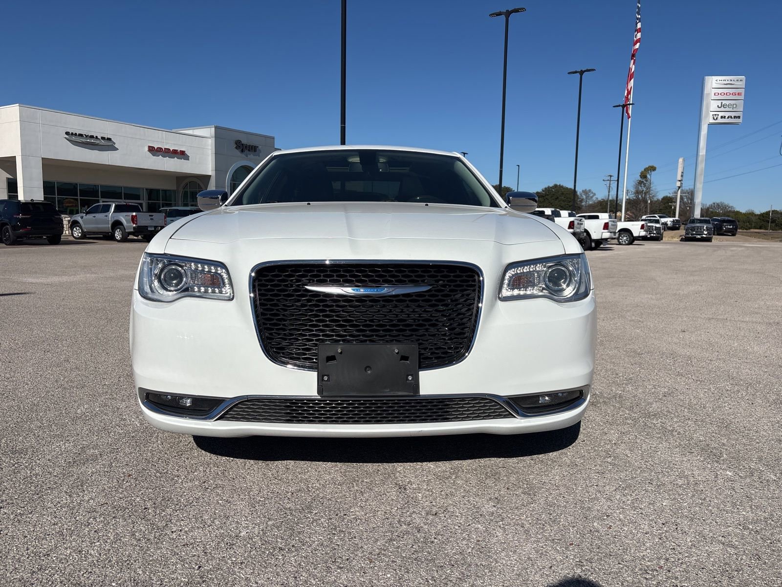 Used 2019 Chrysler 300 Limited image 8