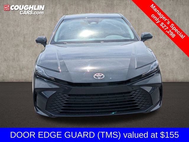 Used 2025 Toyota Camry LE AWD/4WD image 2