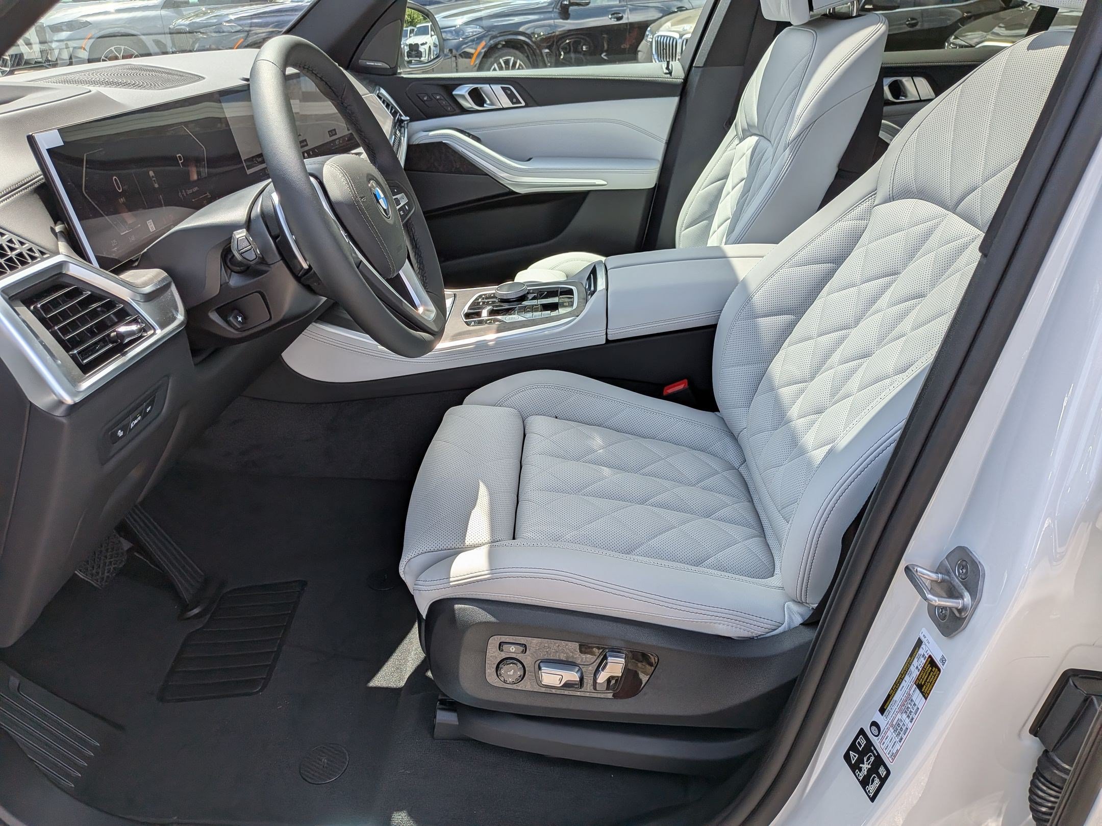 New 2026 BMW X5 xDrive40i w/ Climate Comfort Package AWD/4WD image 15