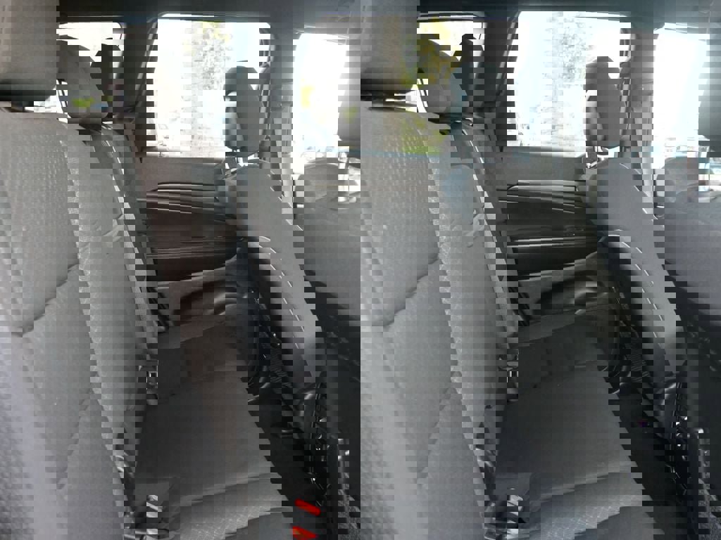 Used 2021 Jeep Grand Cherokee Laredo image 26