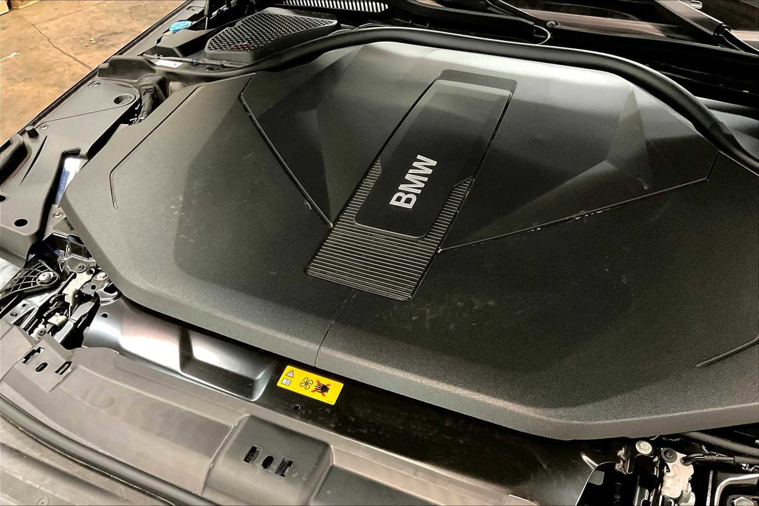 Used 2025 BMW i5 xDrive40 w/ Executive Package image 34