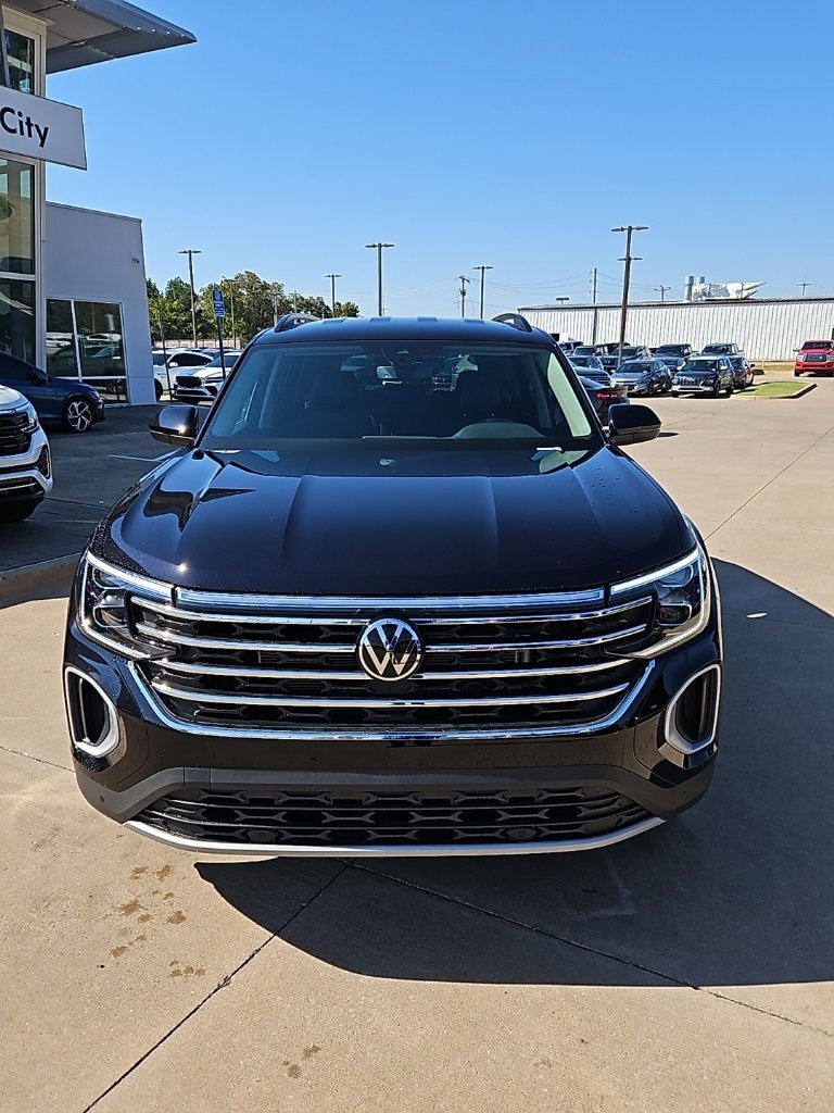 New 2026 Volkswagen Atlas SE image 2