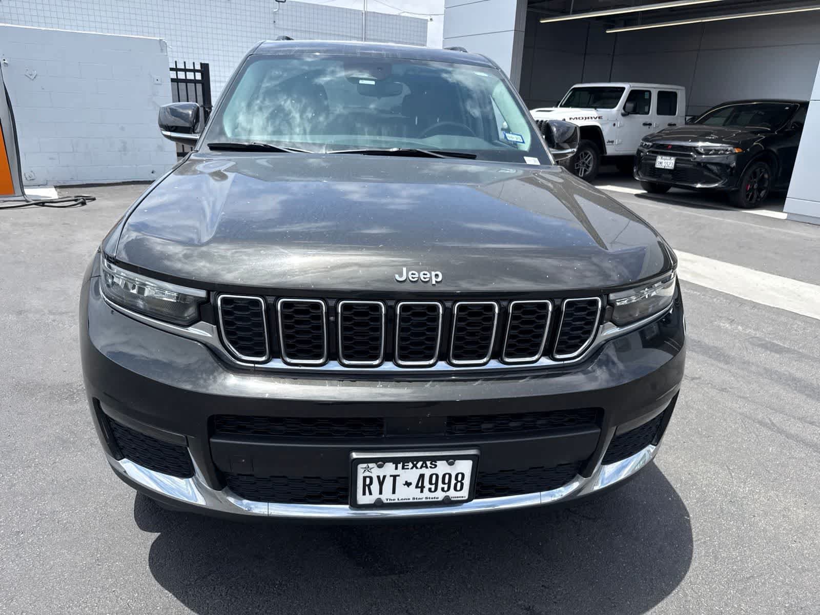 Used 2022 Jeep Grand Cherokee L Limited AWD/4WD image 5