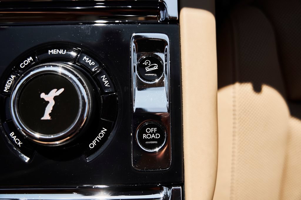 Used 2020 Rolls-Royce Cullinan AWD/4WD image 63
