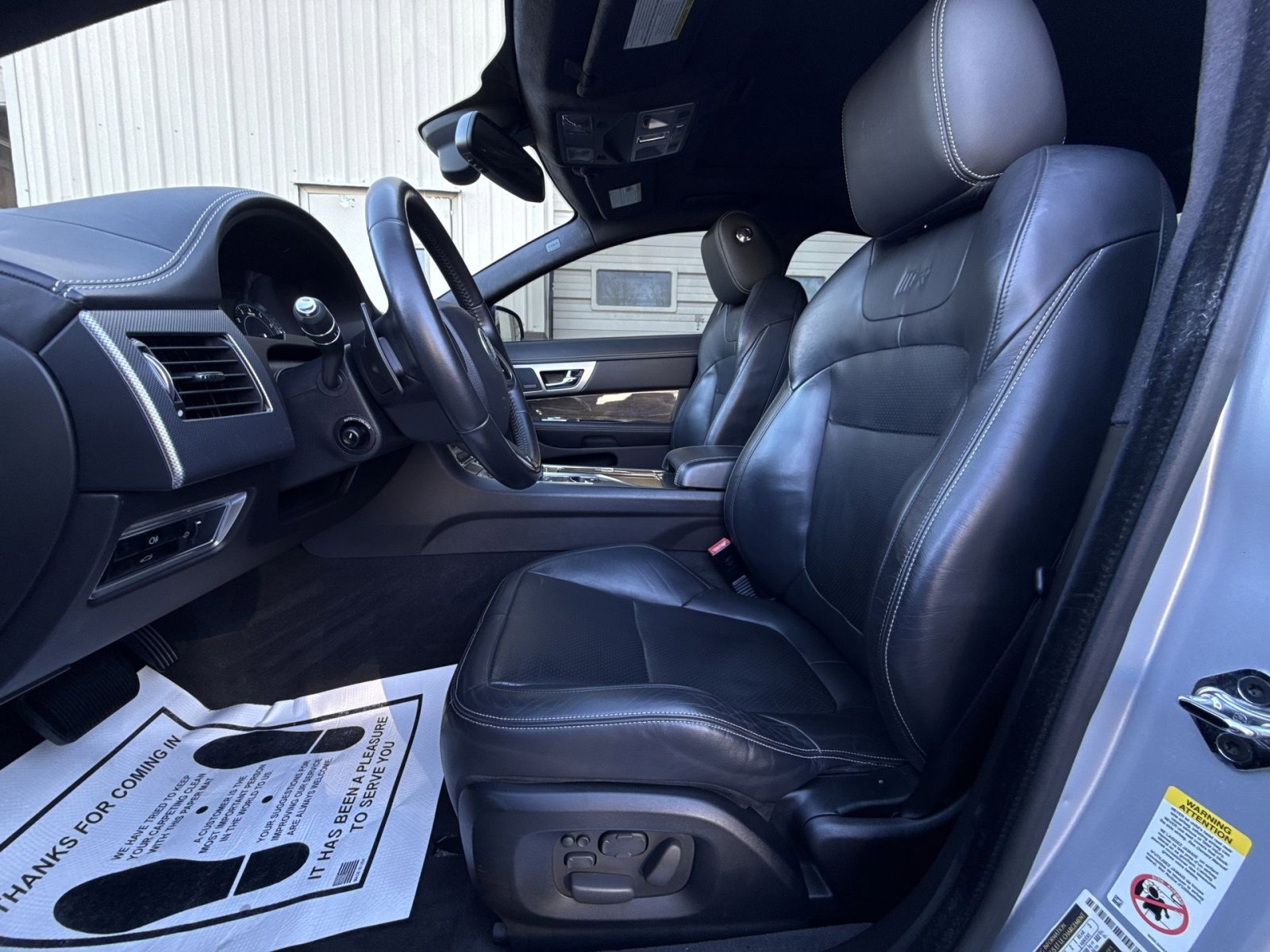 Used 2013 Jaguar XF R image 13