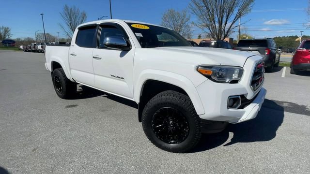 Used 2017 Toyota Tacoma Limited w/ Tow Package AWD/4WD image 8