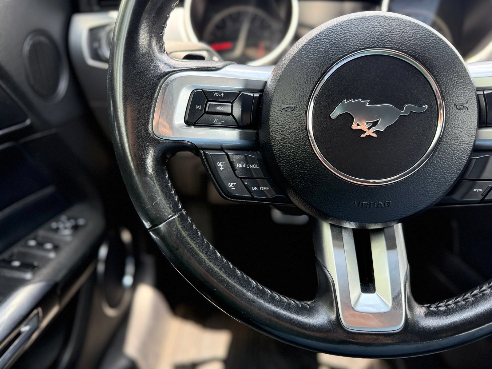 Used 2019 Ford Mustang Premium RWD image 26