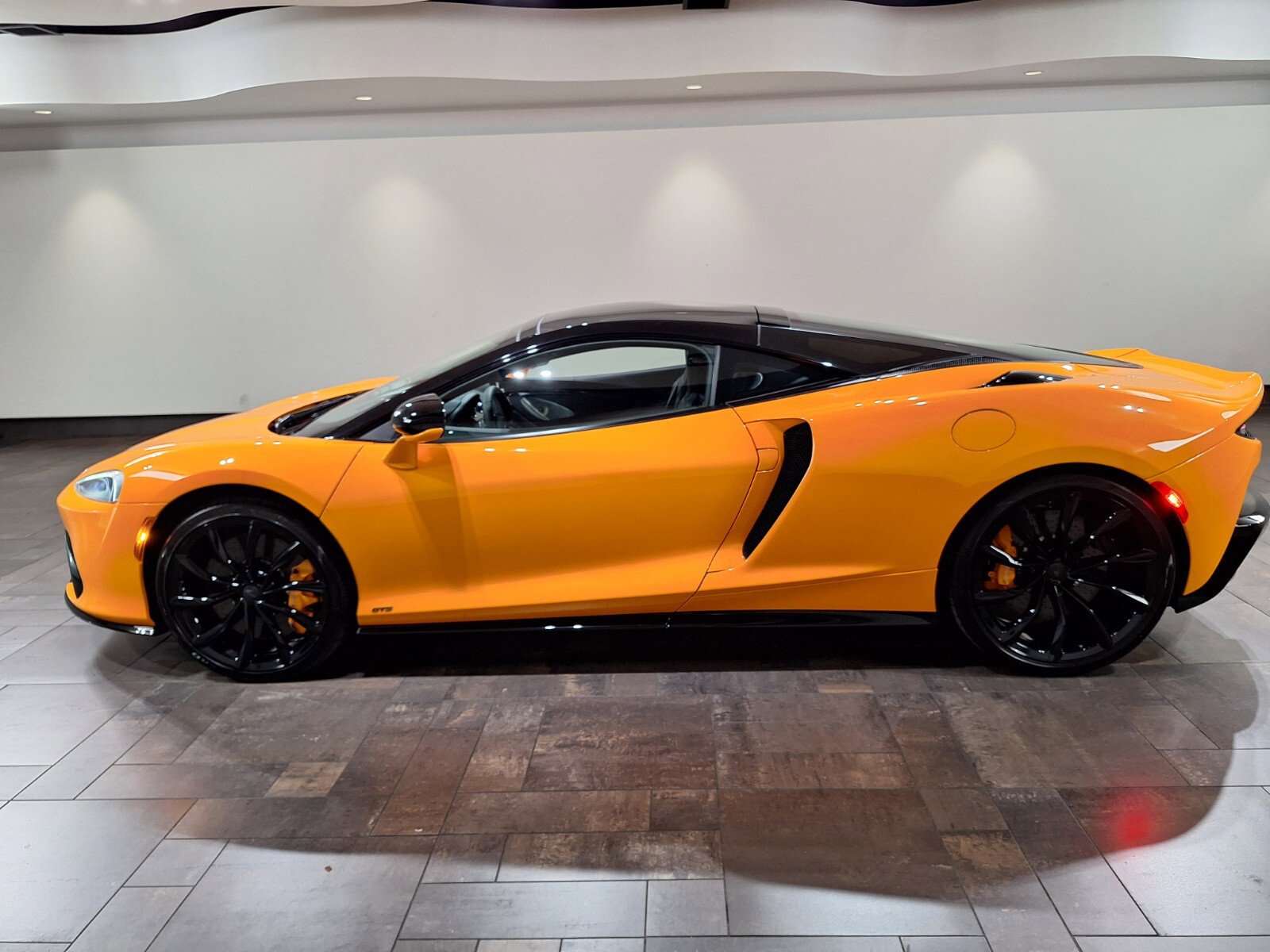 New 2025 McLaren GTS image 15