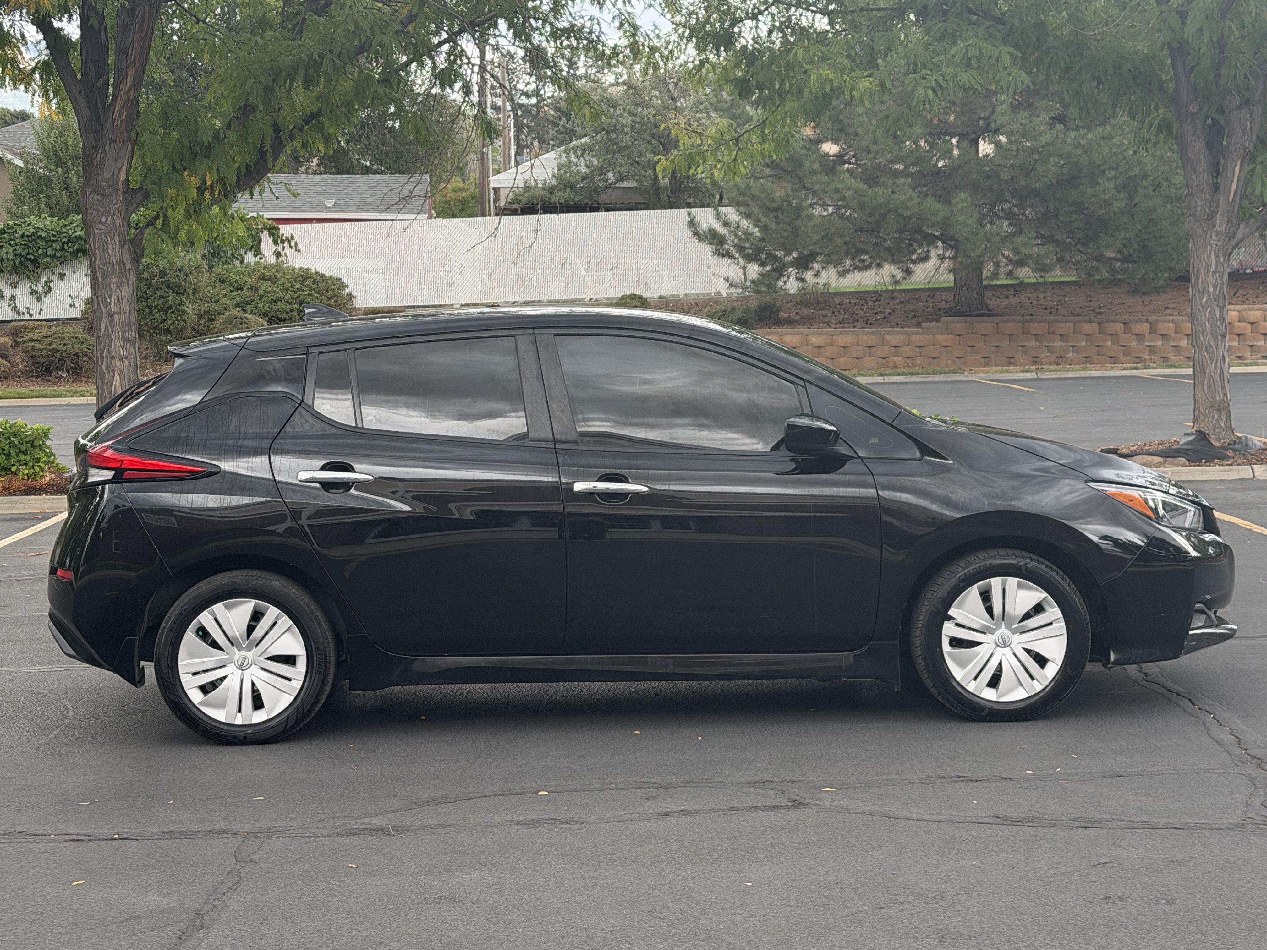 Used 2025 Nissan Leaf S FWD image 7