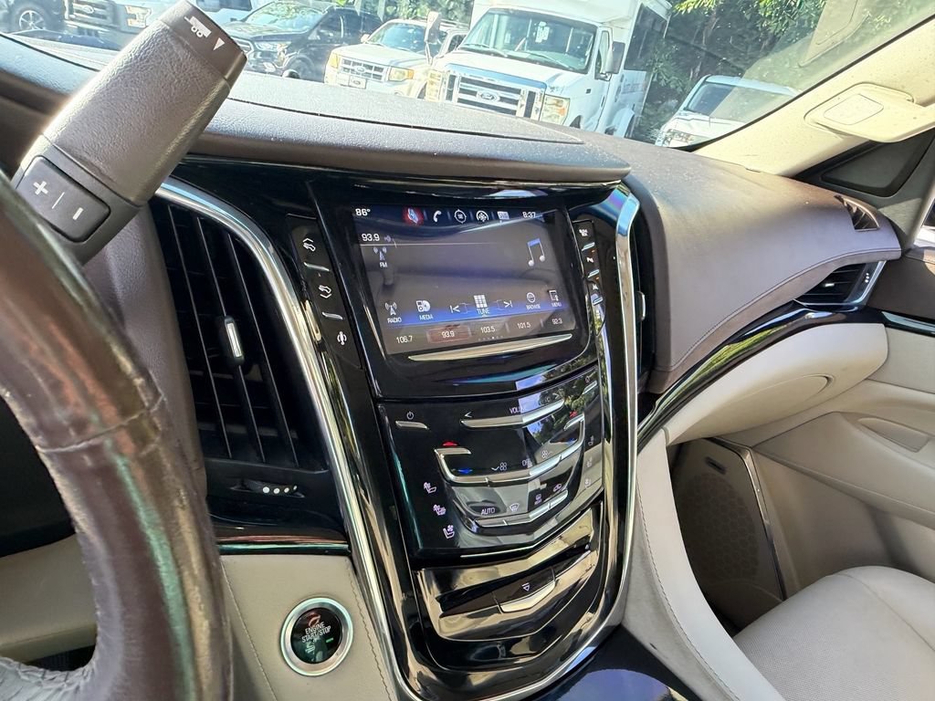 Used 2016 Cadillac Escalade Premium AWD/4WD image 3