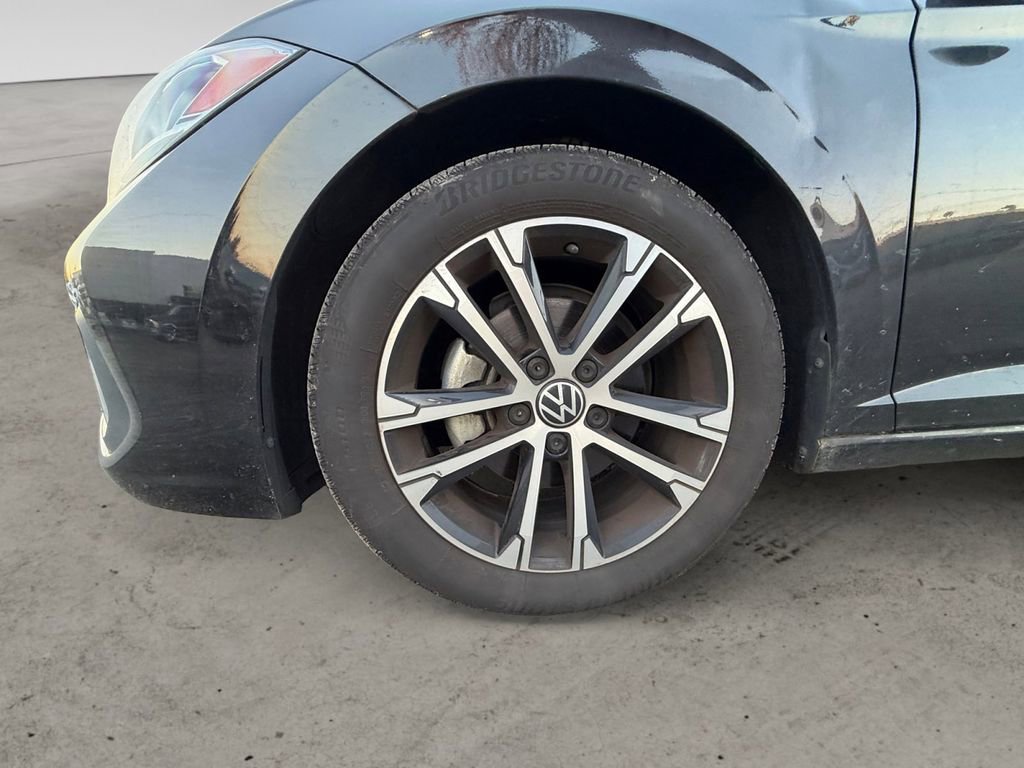Used 2023 Volkswagen Jetta Sport image 9