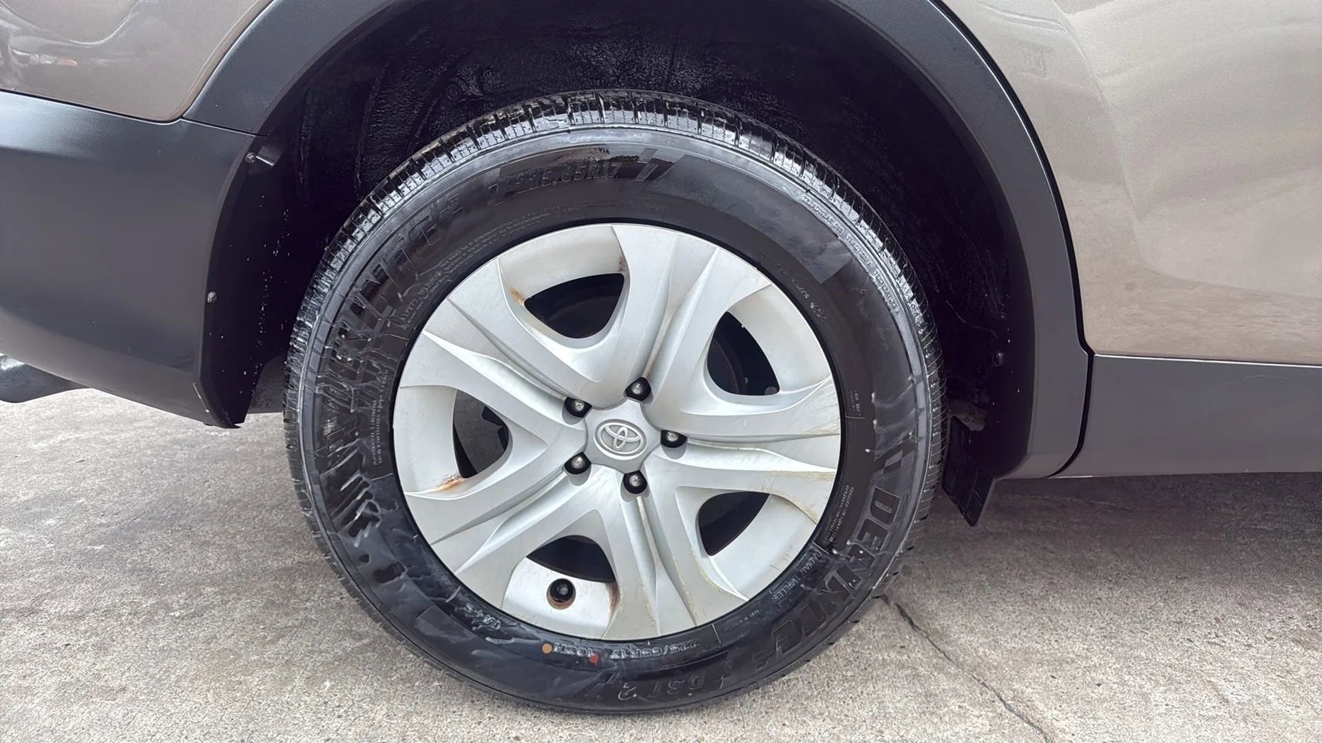 Used 2013 Toyota RAV4 LE image 25