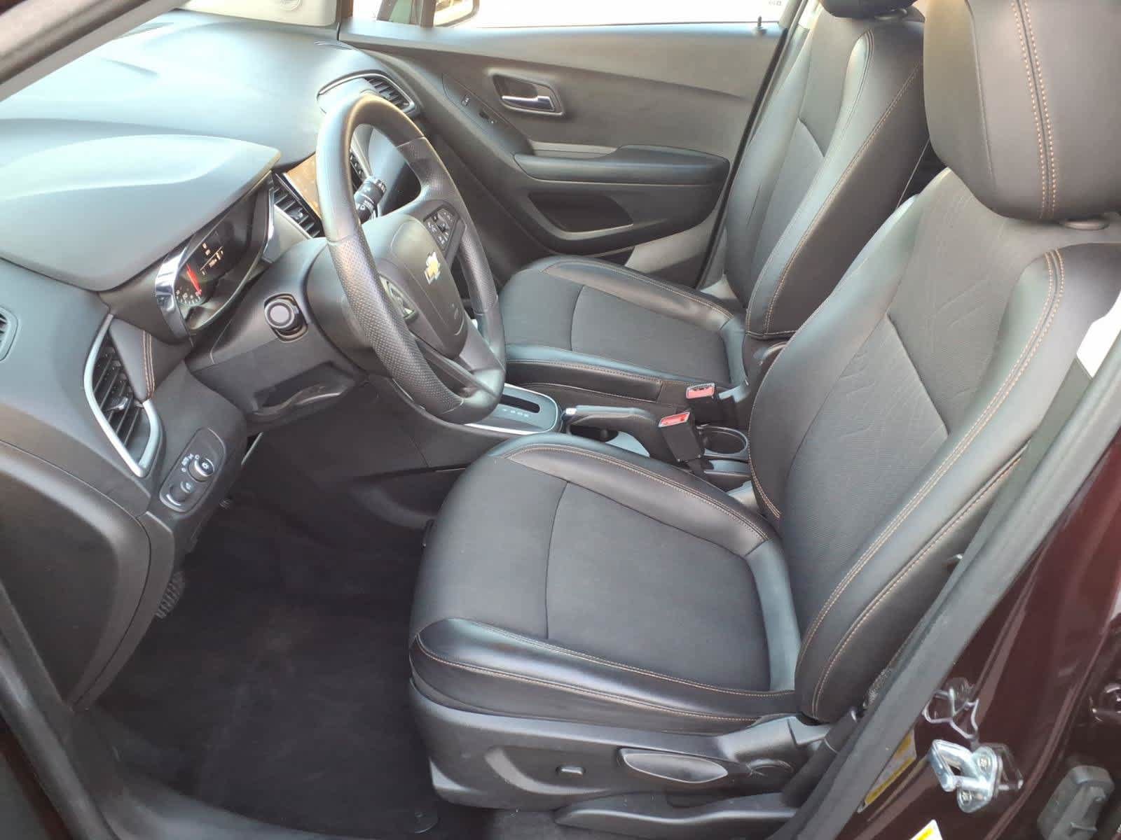Used 2021 Chevrolet Trax LT AWD/4WD image 15