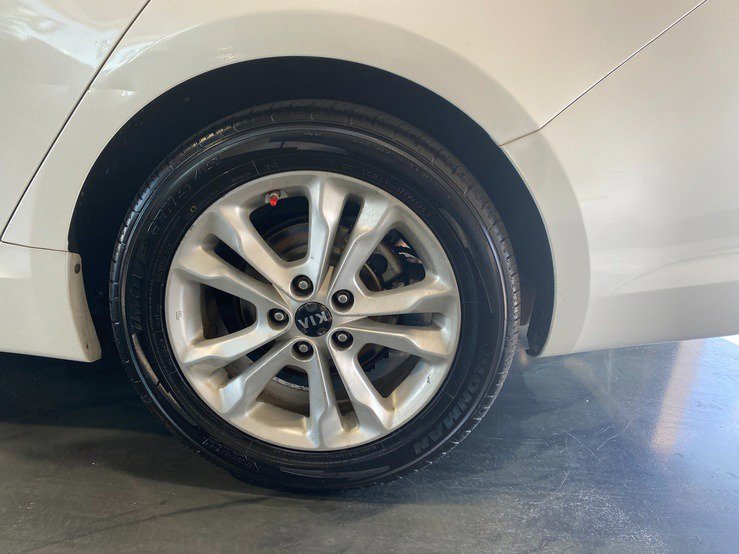 Used 2011 Kia Optima EX w/ Premium Pkg FWD image 11