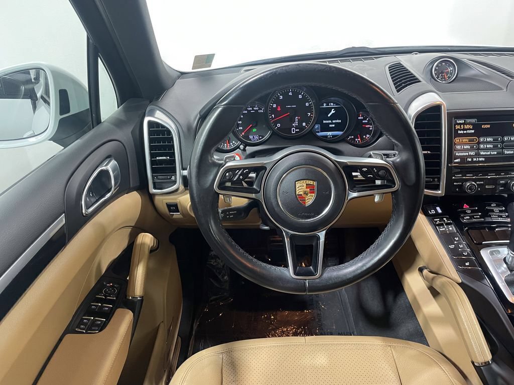 Used 2016 Porsche Cayenne AWD/4WD image 12