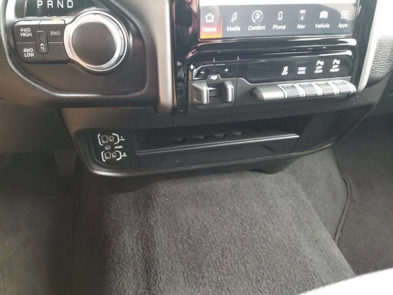 Certified 2024 RAM 2500 Big Horn w/ Safety Group image 25