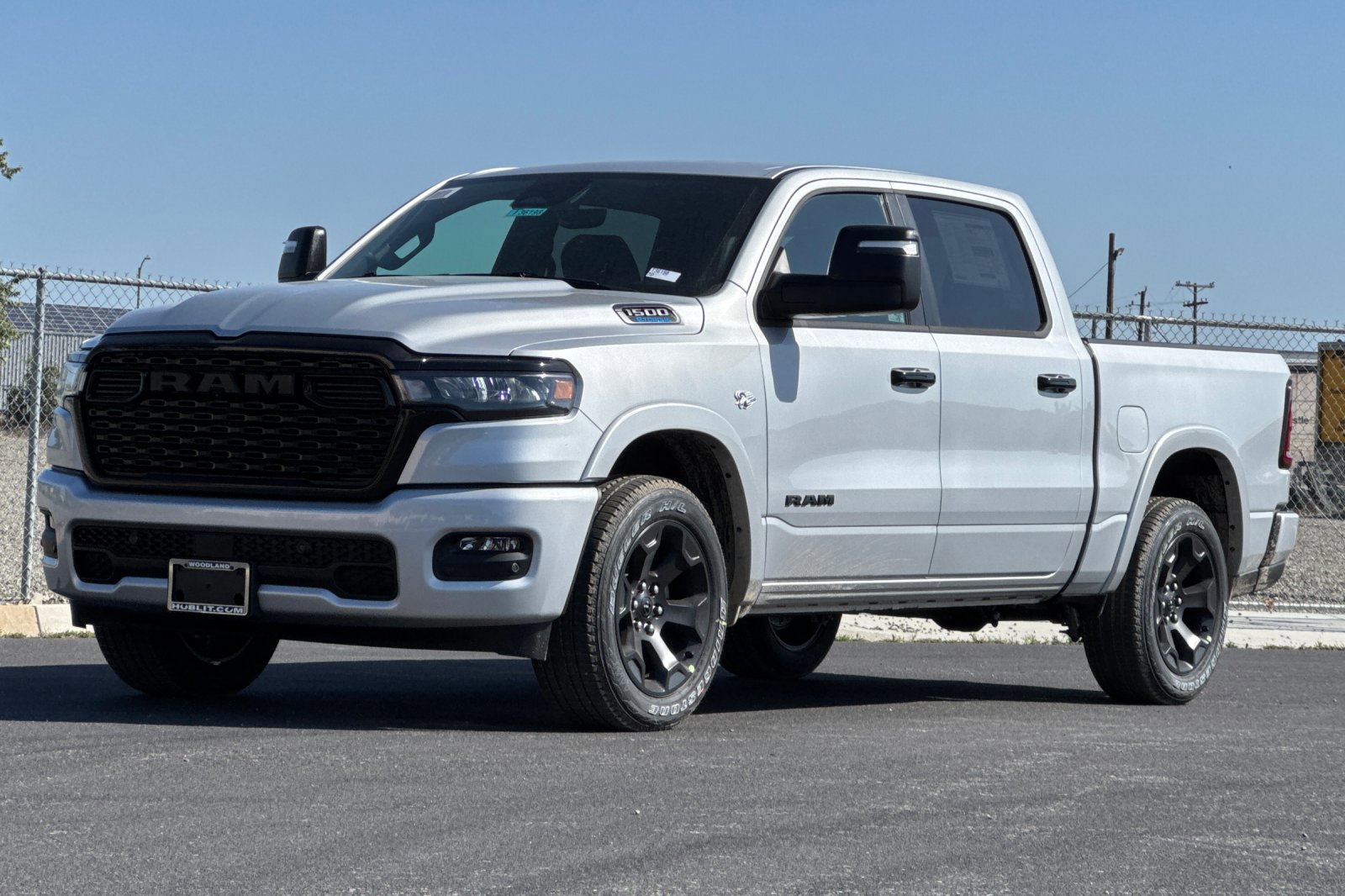 New 2026 RAM 1500 4x4 Crew Cab image 7