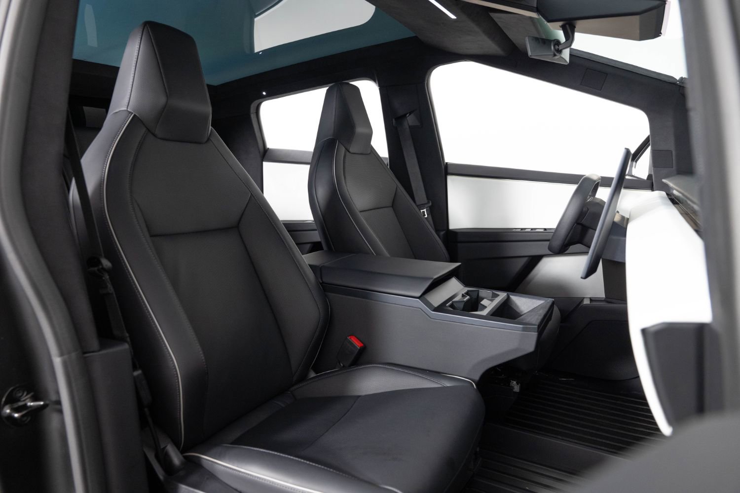 Used 2024 Tesla Cybertruck AWD Crew Cab image 27