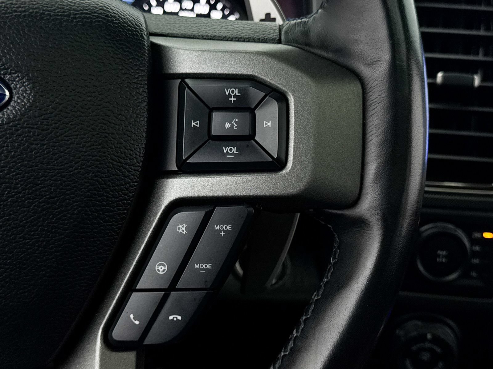 Used 2020 Ford F150 Raptor w/ Equipment Group 802A Luxury AWD/4WD image 38