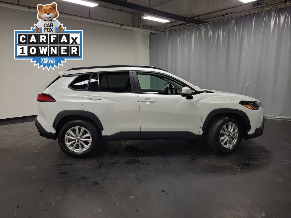 Used 2023 Toyota Corolla Cross LE w/ Moonroof Package image 9