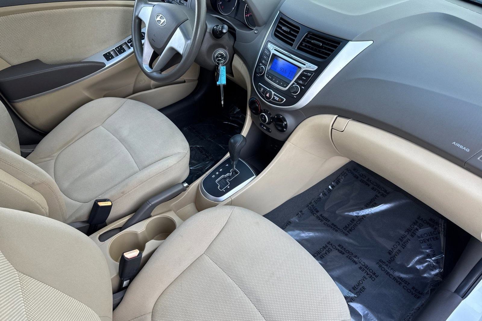 Used 2014 Hyundai Accent GLS image 30