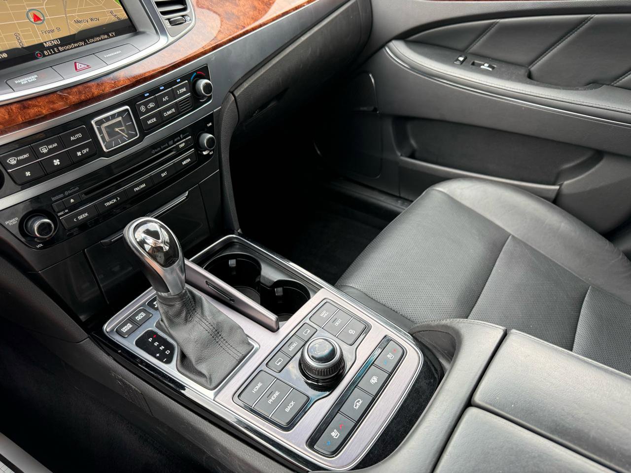 Used 2014 Hyundai Equus Signature RWD image 13