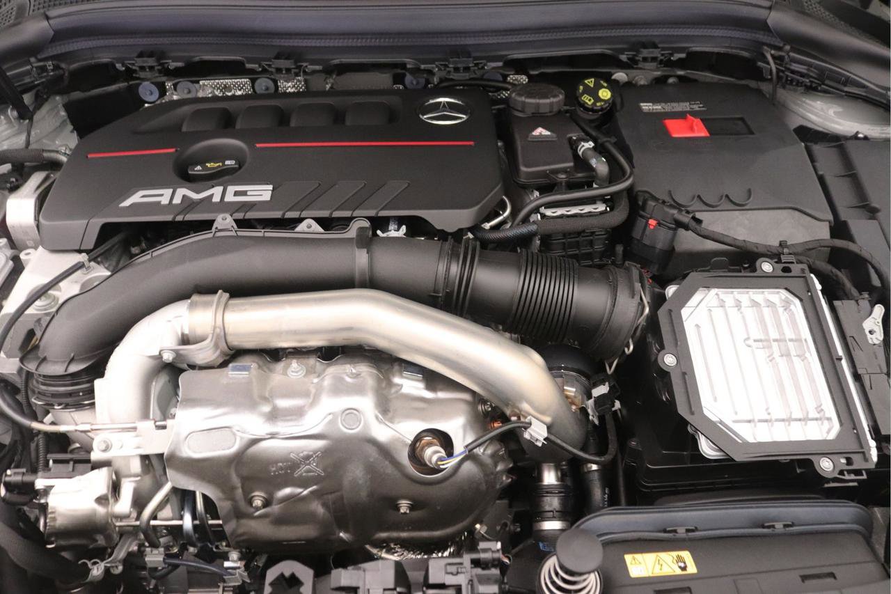 New 2026 Mercedes-Benz GLA 35 AMG 4MATIC image 11