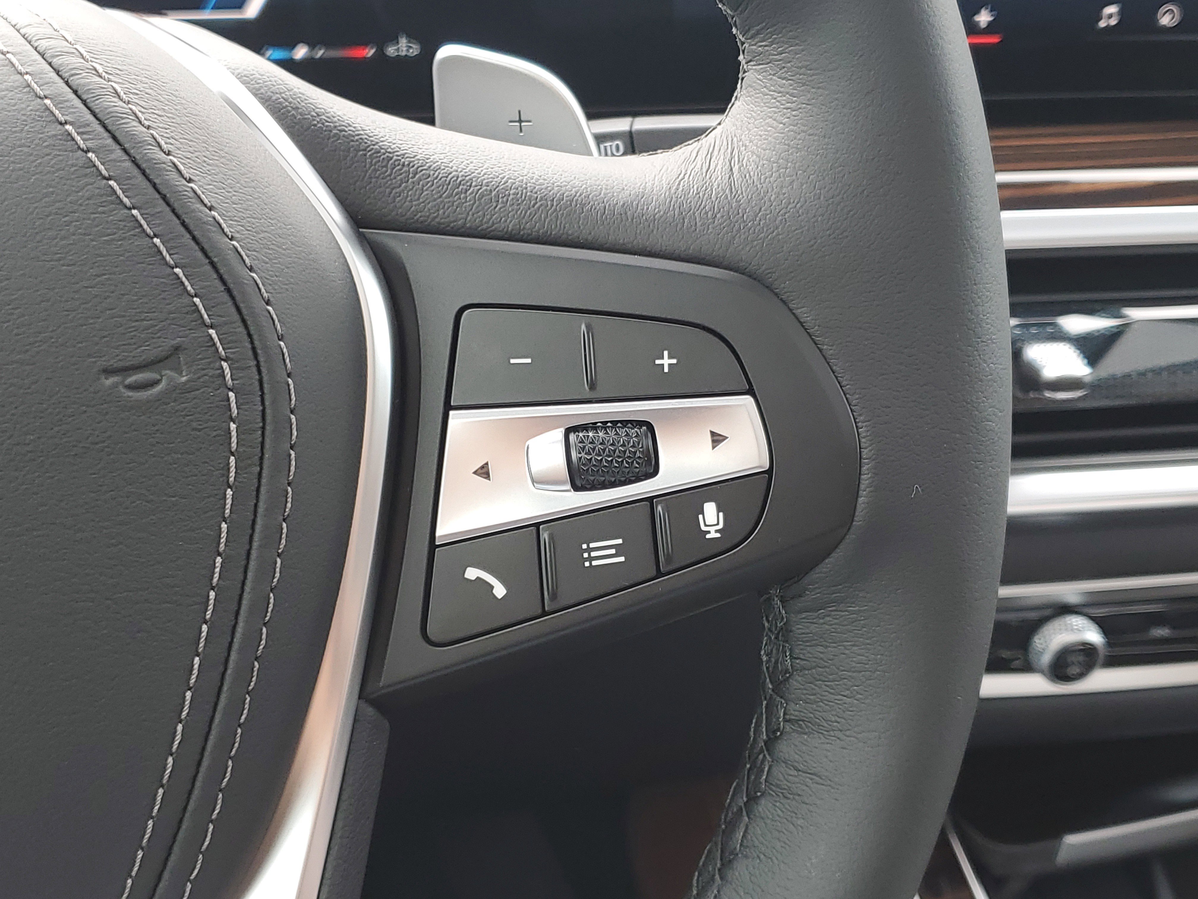 New 2026 BMW X5 xDrive40i w/ Premium Package AWD/4WD image 13