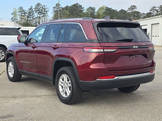 Used 2023 Jeep Grand Cherokee Laredo w/ Luxury Tech Group I RWD image 3