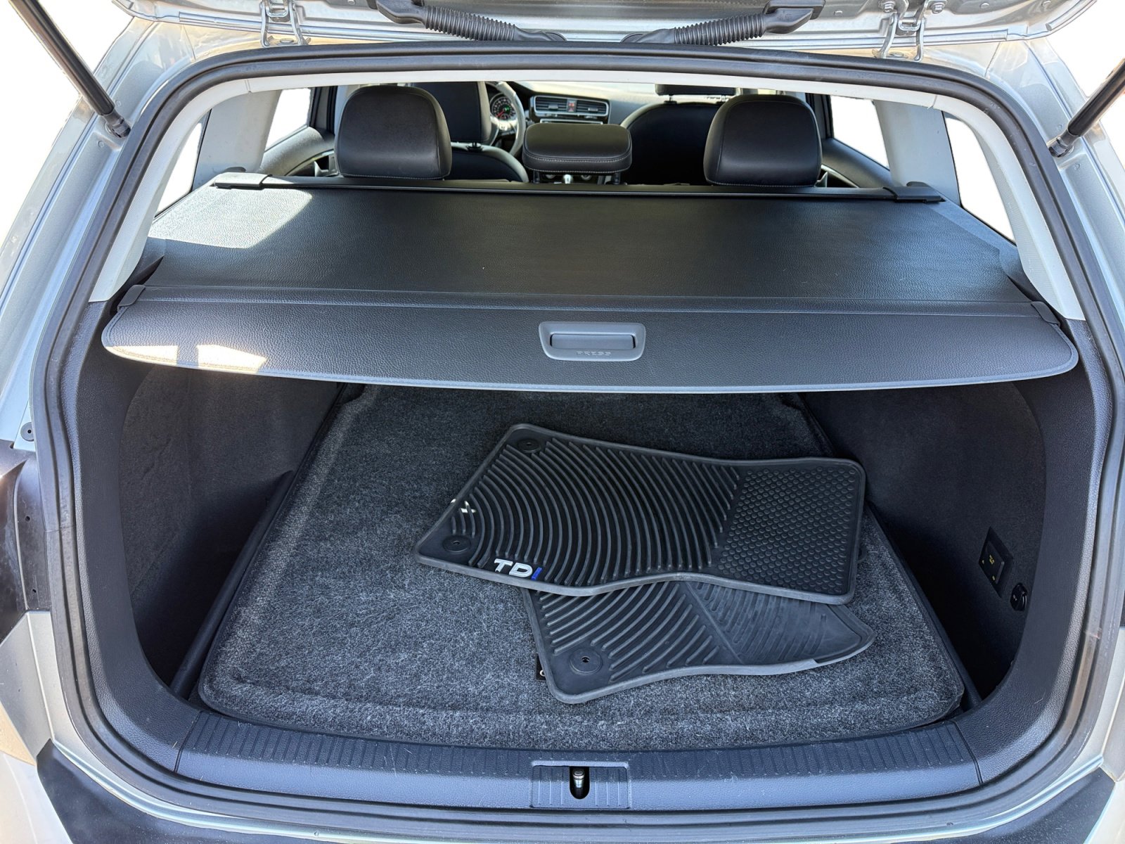 Used 2015 Volkswagen Golf TDI SEL w/ Lighting Package (SEL) image 17