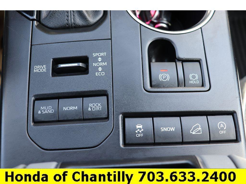 Used 2022 Toyota Highlander LE AWD/4WD image 16