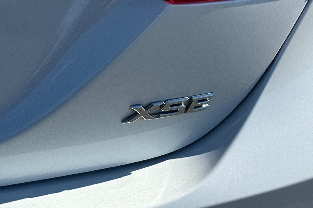 Used 2022 Toyota Camry XSE FWD image 32