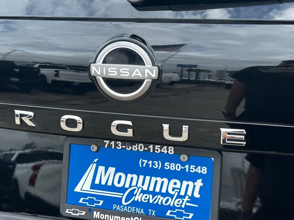 Used 2023 Nissan Rogue SV image 23