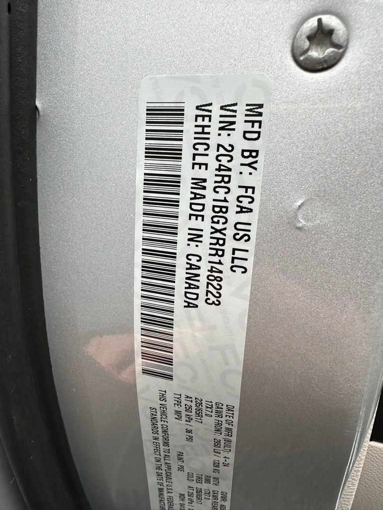 Used 2024 Chrysler Pacifica Touring-L FWD image 46