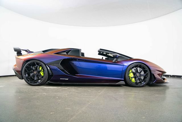 Used 2021 Lamborghini Aventador SVJ AWD/4WD image 9