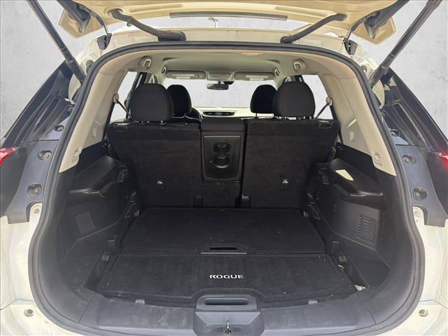 Used 2019 Nissan Rogue SV w/ Premium Package FWD image 19