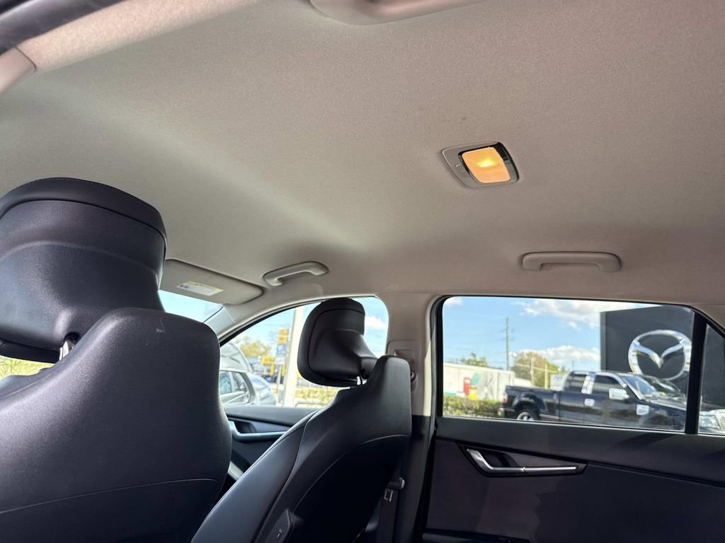 Used 2023 Kia Niro EX image 21