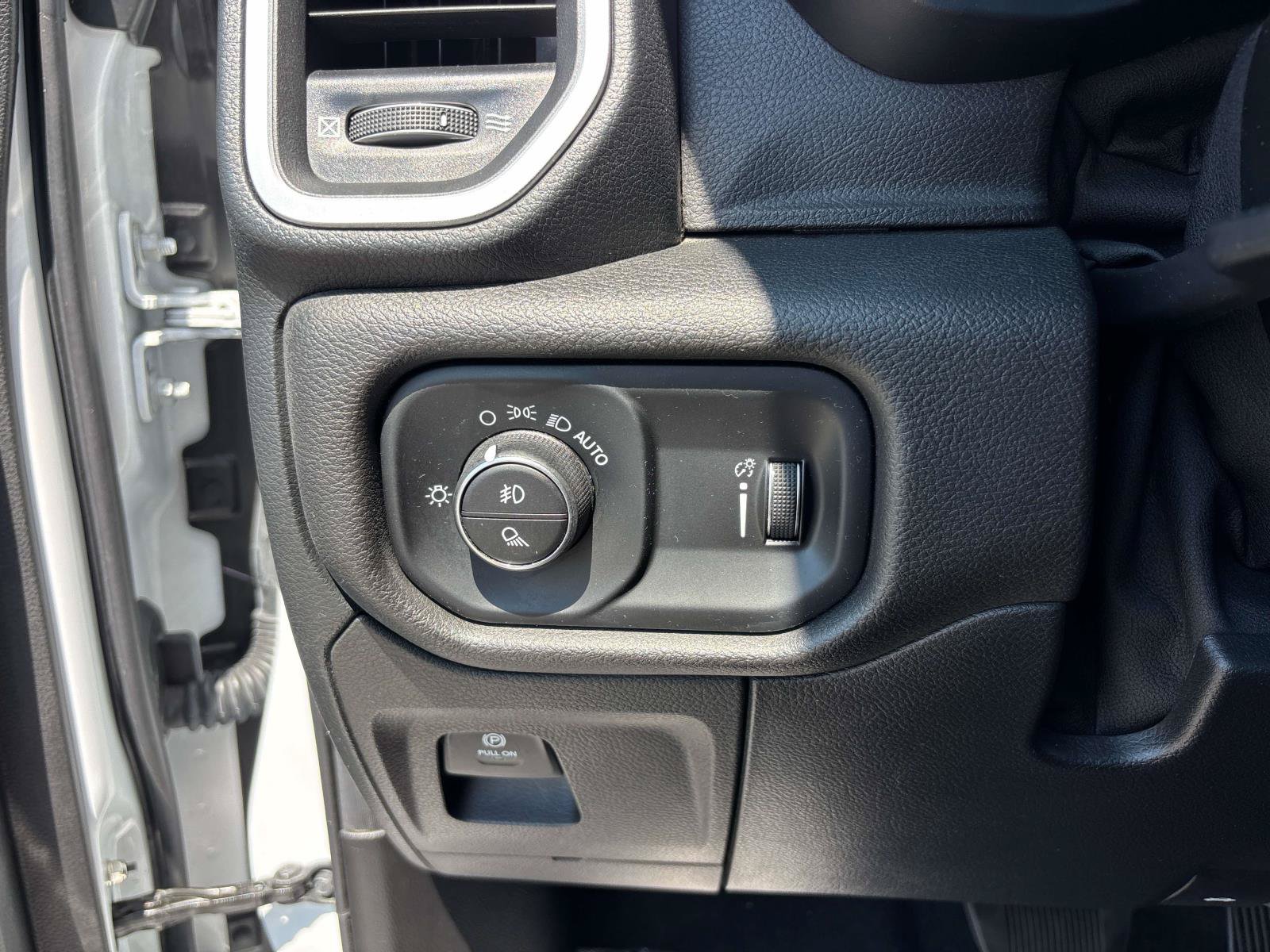 Used 2022 RAM 1500 Big Horn AWD/4WD image 18