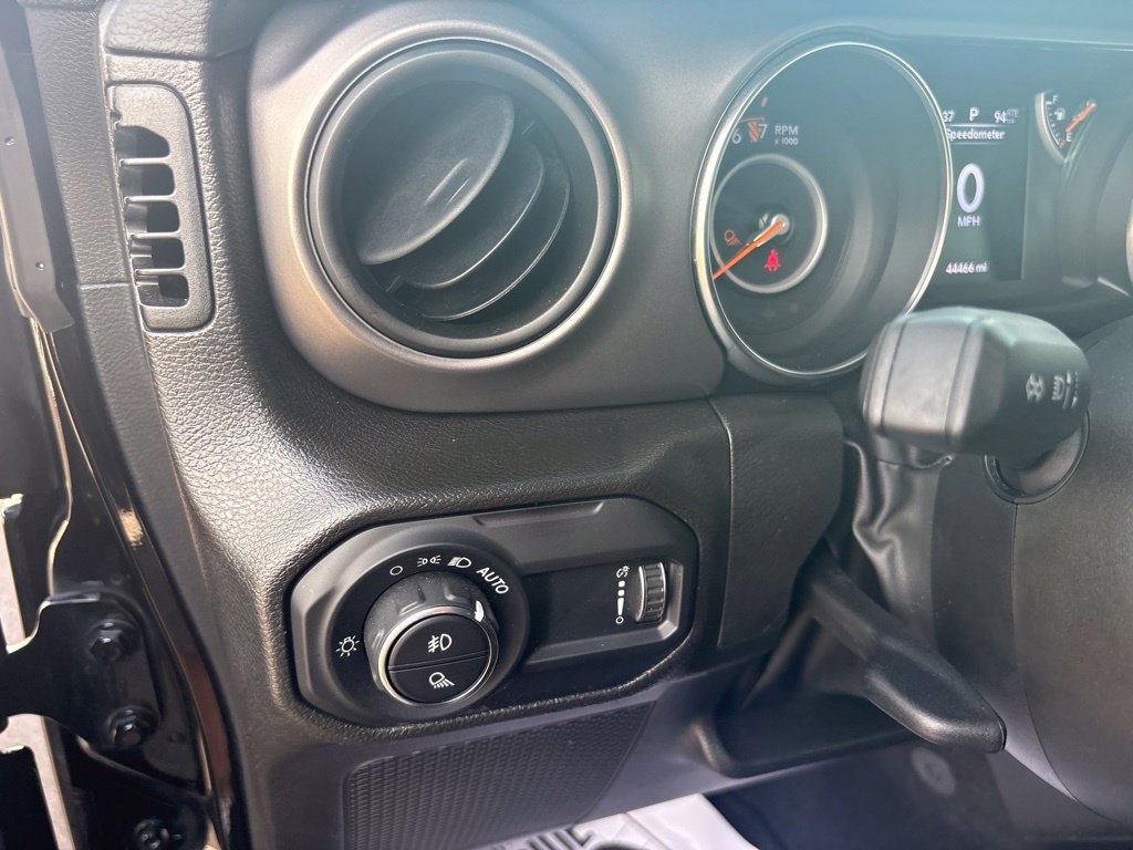 Certified 2023 Jeep Gladiator Sport AWD/4WD image 13