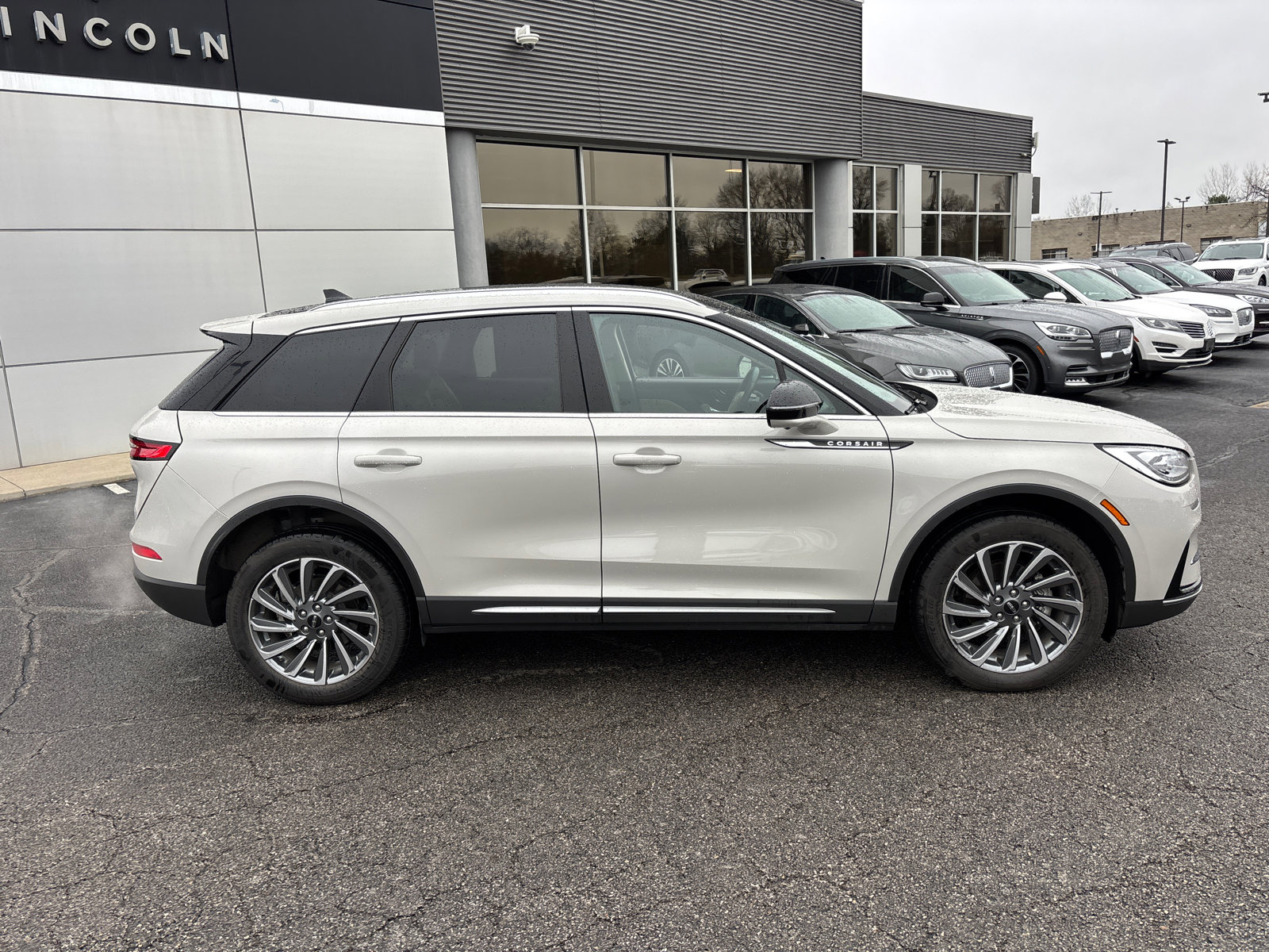 Certified 2023 Lincoln Corsair Reserve w/ Equipment Group 201A image 8